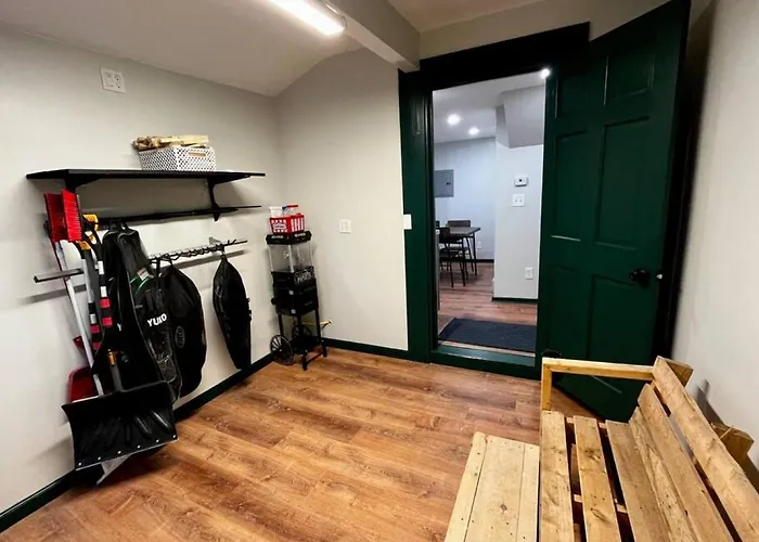 2 Bed Berkshire Apt Minutes To Jiminy Peak Ski